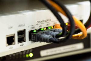 Lire la suite à propos de l’article Configuration Cisco IOS : Guide complet et commandes de base 2026
