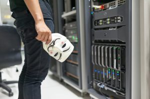 Lire la suite à propos de l’article 10 Bonnes Pratiques pour Sécuriser un Serveur Linux en 2026