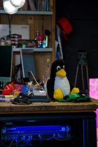 Lire la suite à propos de l’article Script Bash : 7 astuces pour automatiser vos serveurs Linux en 2026