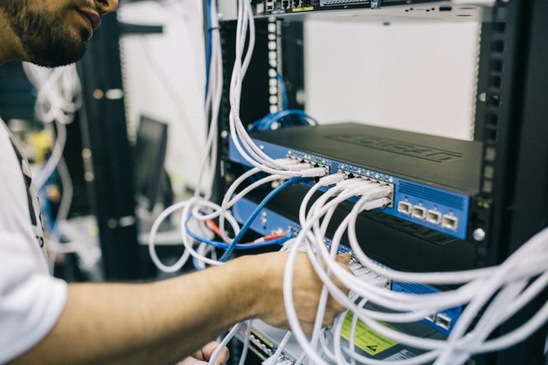 Guide DNS et DHCP : Comment sécuriser vos services en 2026