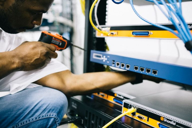 Dépannage réseau Cisco : 10 commandes IOS clés en 2026