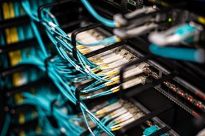 Lire la suite à propos de l’article VLAN vs Sous-réseaux : Quelle stratégie choisir pour votre IT en 2026 ?