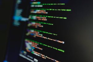 Lire la suite à propos de l’article Scripts Bash vs Python: Quand Choisir? Comparatif 2026