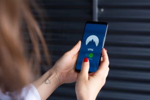 Lire la suite à propos de l’article Configurer un VPN IPsec Site-à-Site : Guide complet