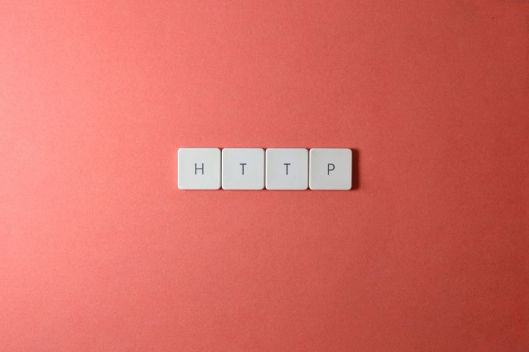 BGP vs OSPF : quel protocole de routage choisir en 2026 ?
