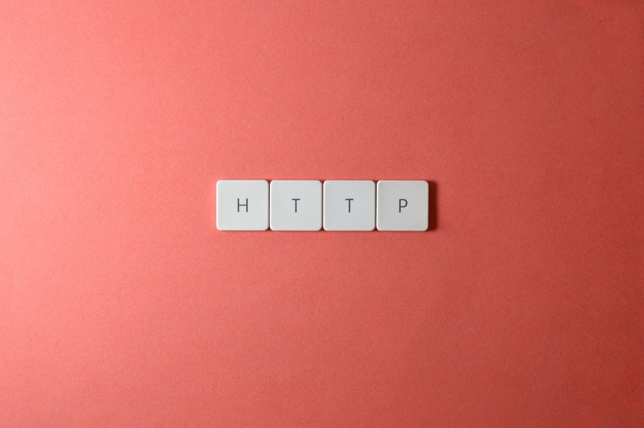 BGP vs OSPF : quel protocole de routage choisir en 2026 ?