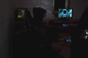 Lire la suite à propos de l’article SIEM vs SOC : Quel Outil Choisir pour la Sécurité en 2026 ?